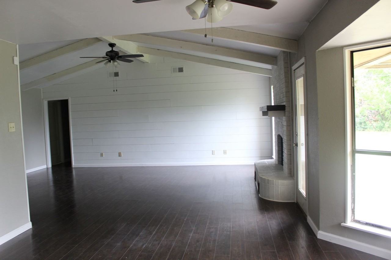 1909 Shoemaker Dr - Photo 6 of 18