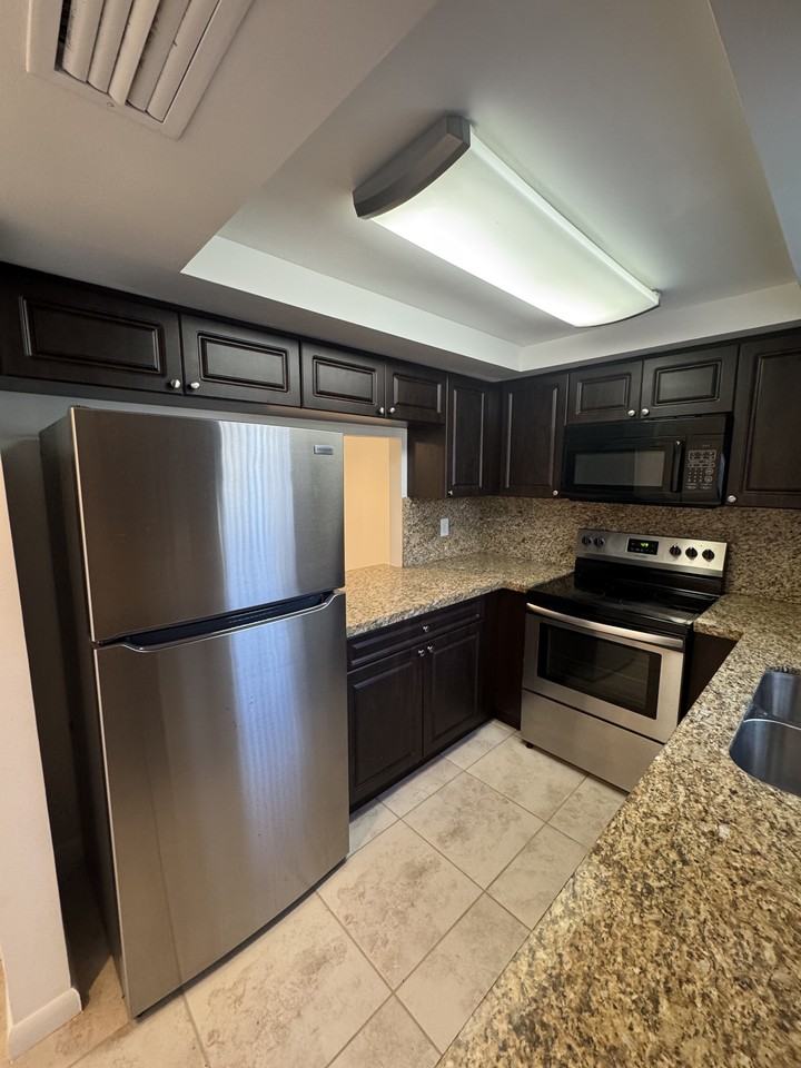 3331 Nw 101st Ave #3331 - Photo 2 of 11