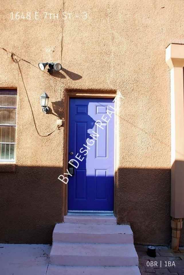 1648 E 7th St #3 - Photo 4 of 13