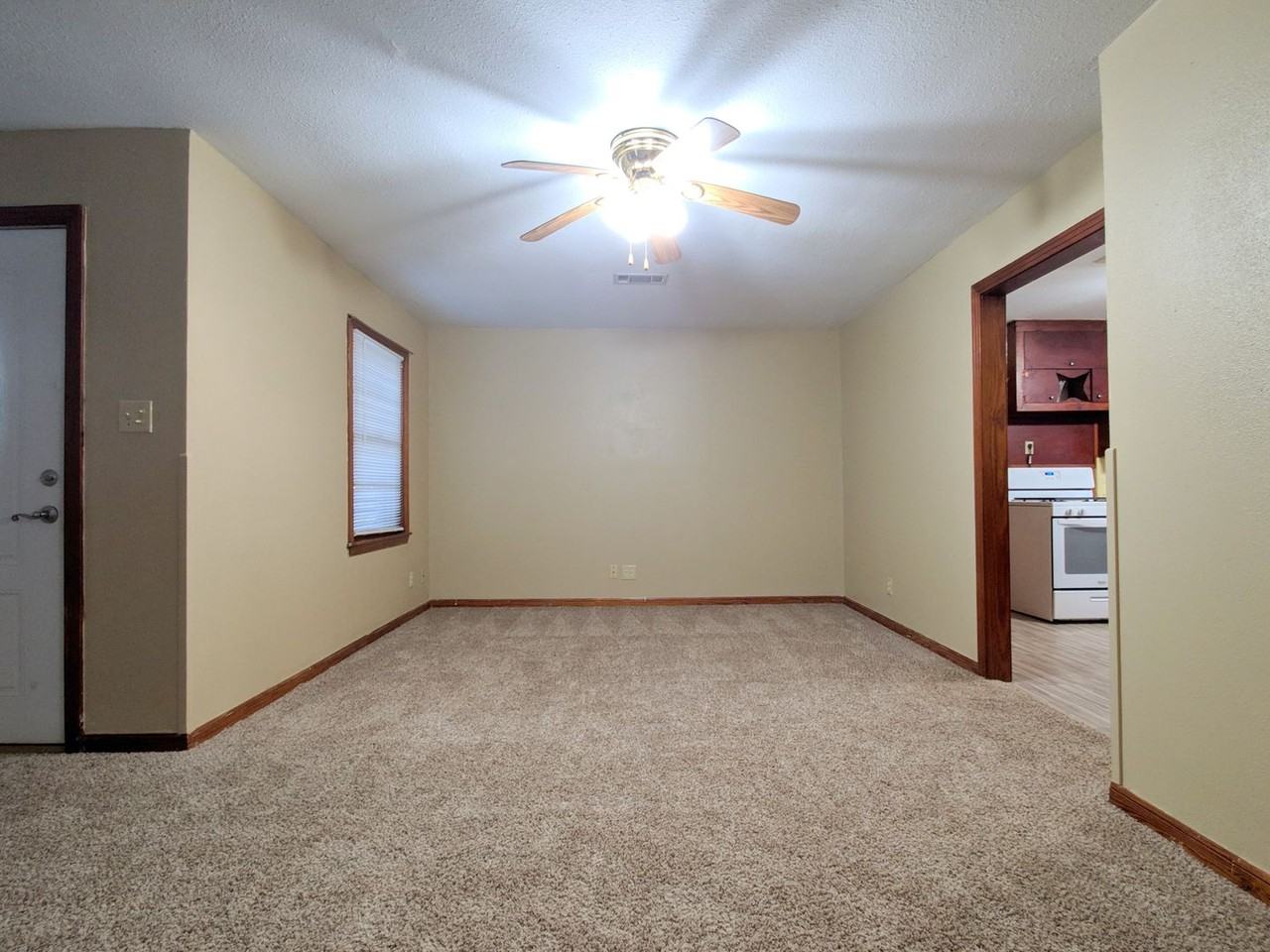 1717 Hawthorne St - Photo 4 of 13