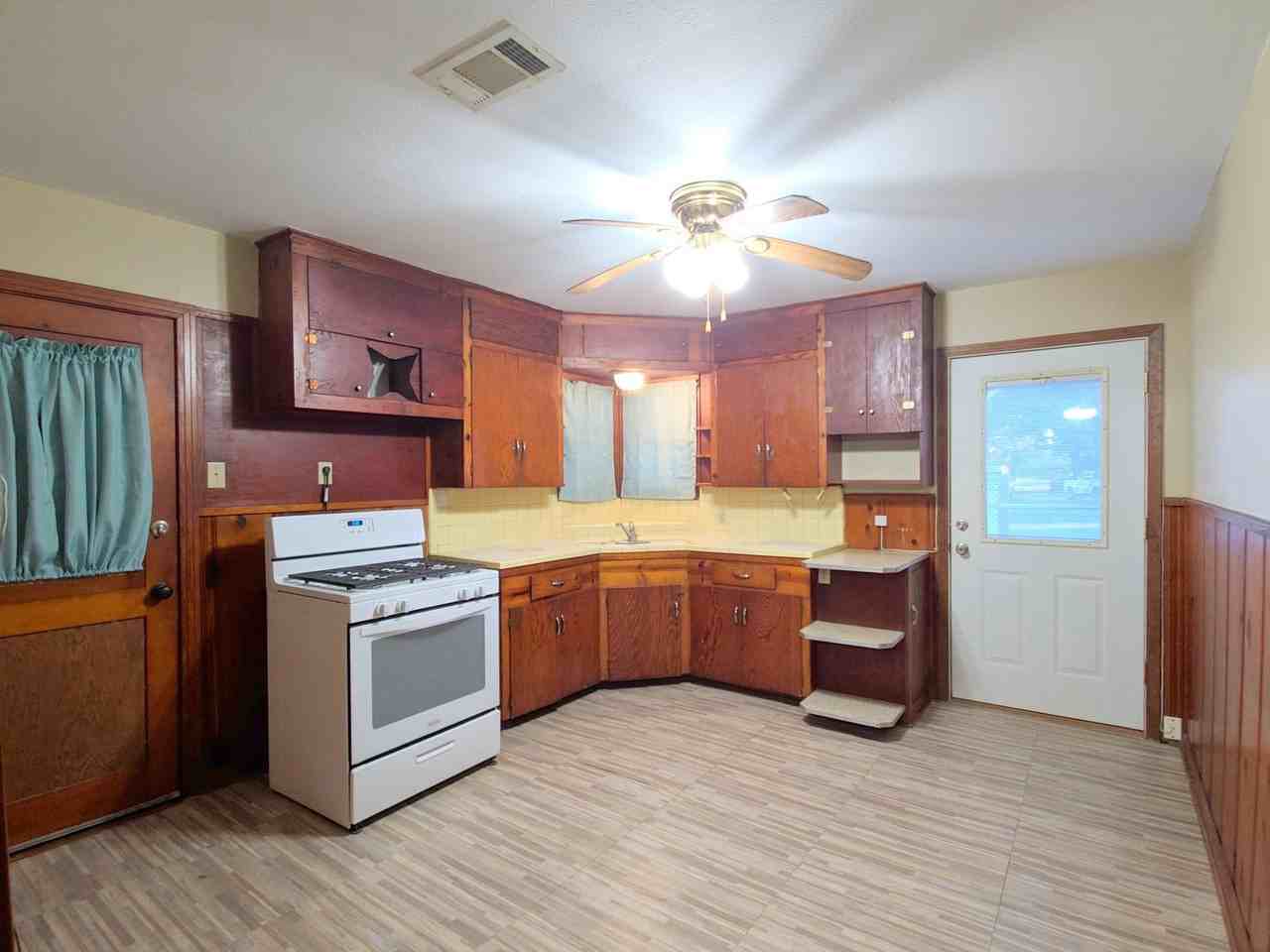 1717 Hawthorne St - Photo 6 of 13