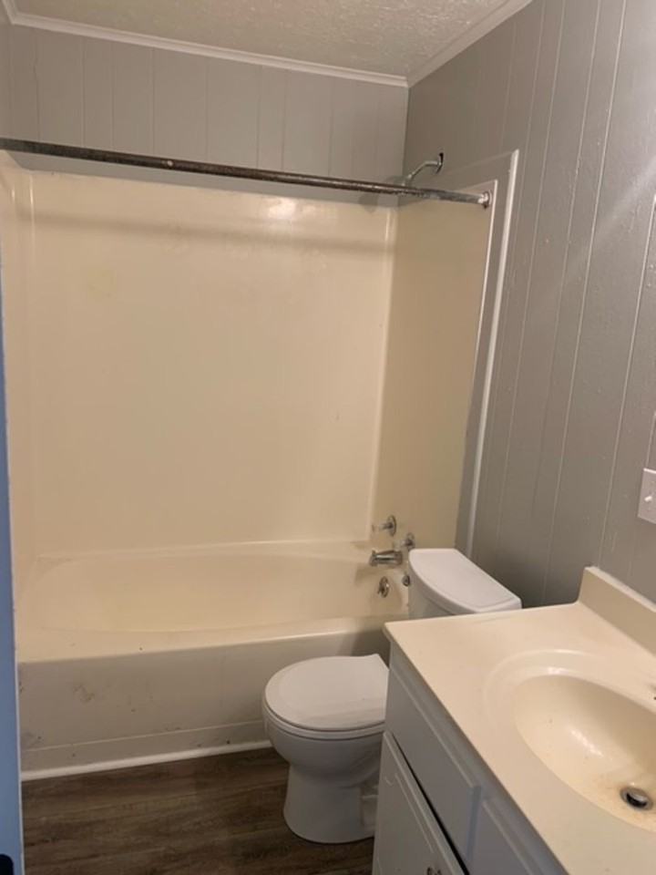 105 Rogers Rd - Photo 2 of 11