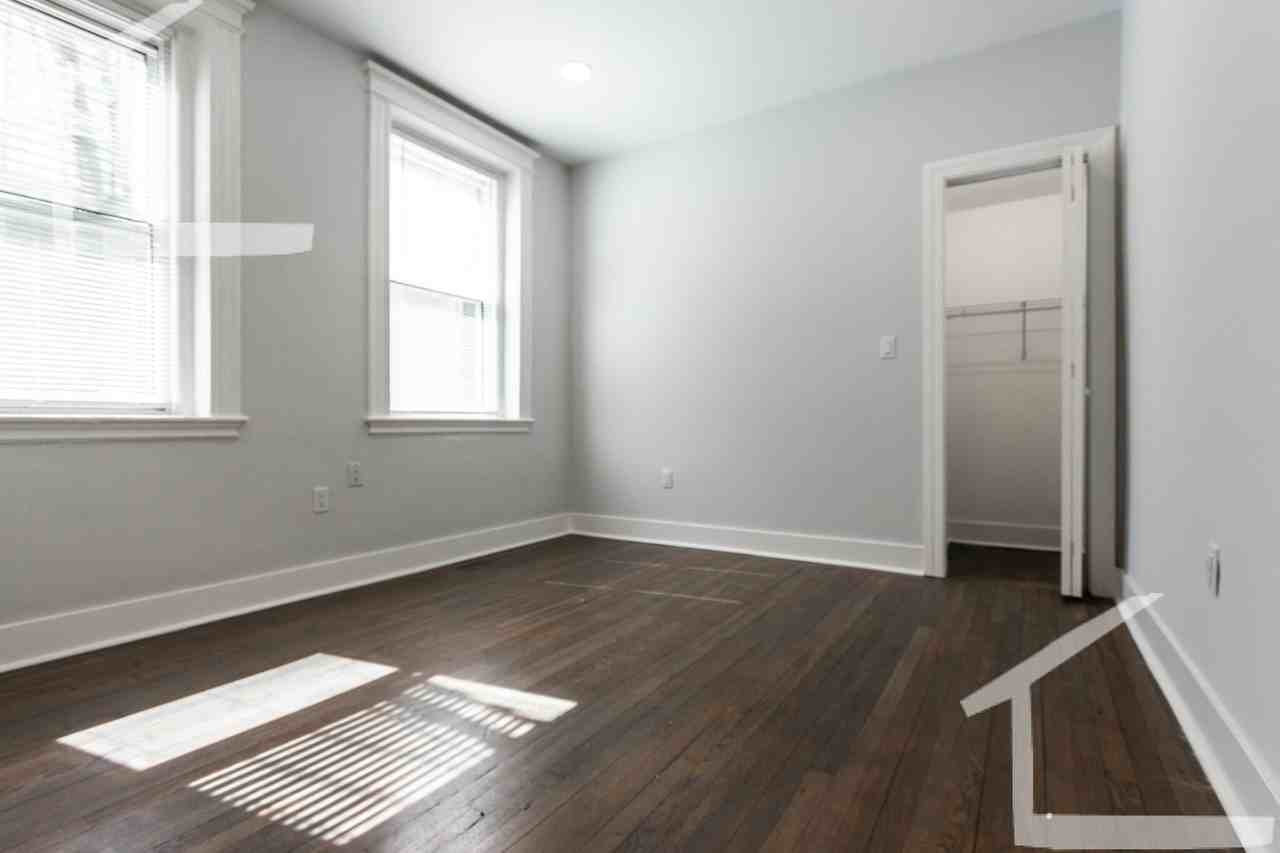 1111 Park Dr - Photo 3 of 7