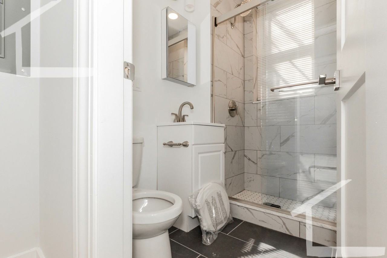 1111 Park Dr - Photo 5 of 7