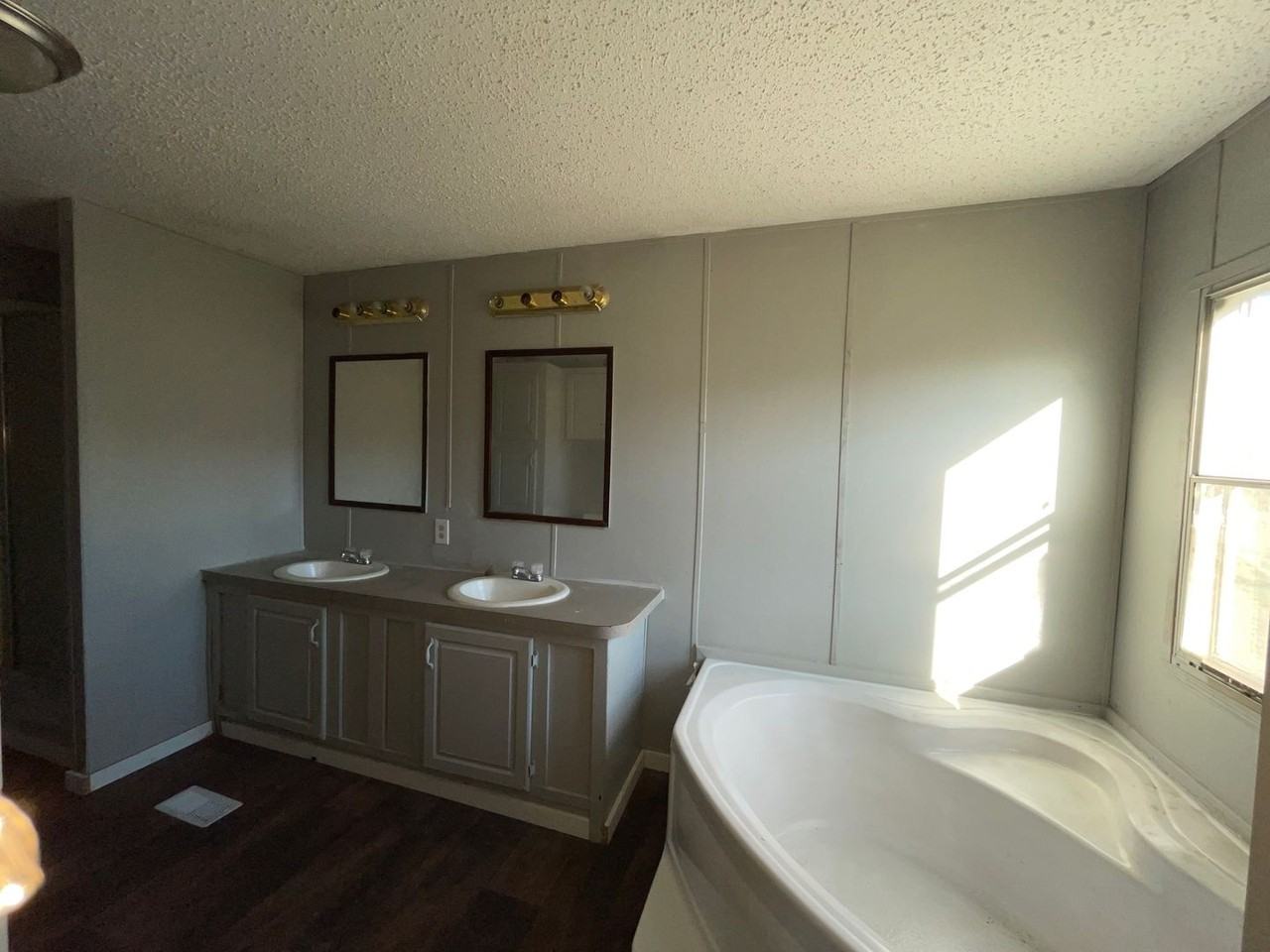 1155 Jackson Rd - Photo 7 of 20