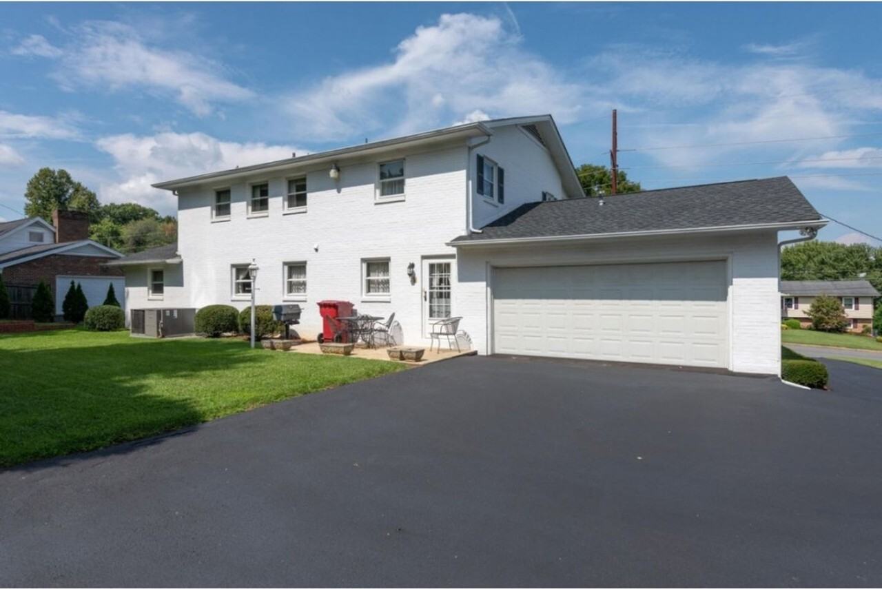 605 N Hills Dr - Photo 5 of 25