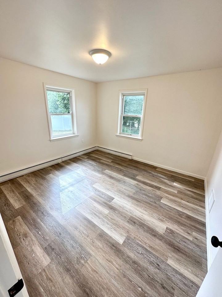 225 Zions View Rd - Photo 7 of 11