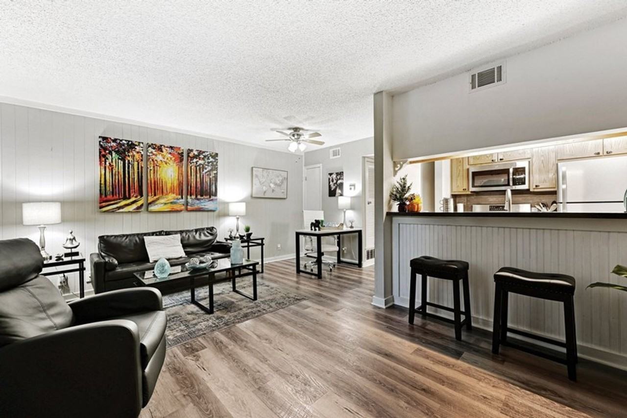 Mission South - Photo 2 of 24