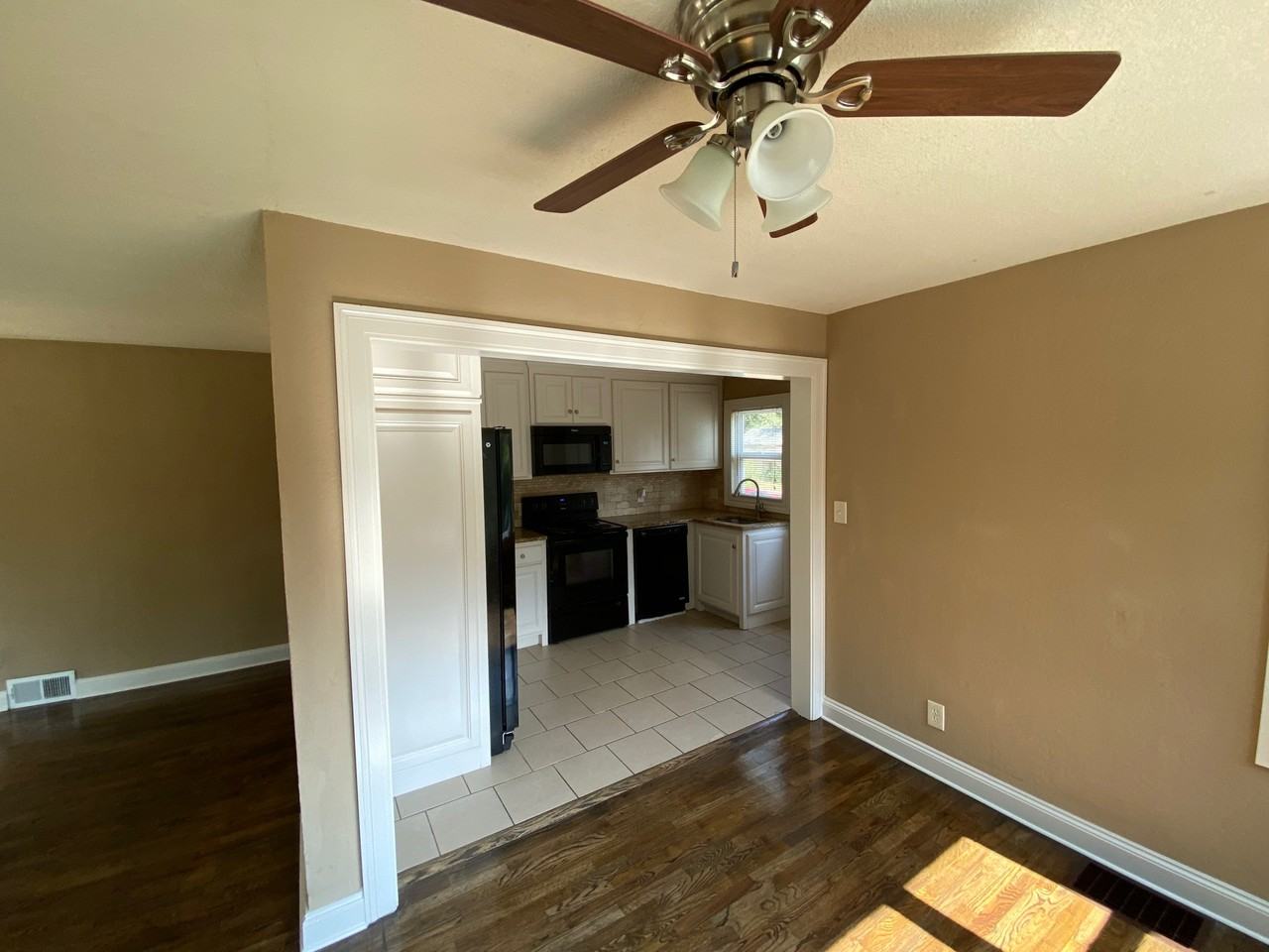1429 Grand Ave #1 - Photo 6 of 15