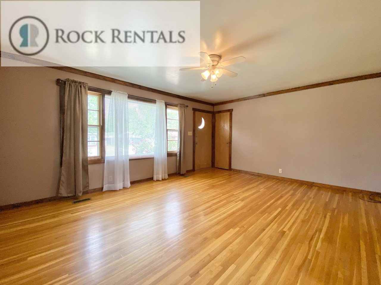 2206 Tyler St - Photo 2 of 14