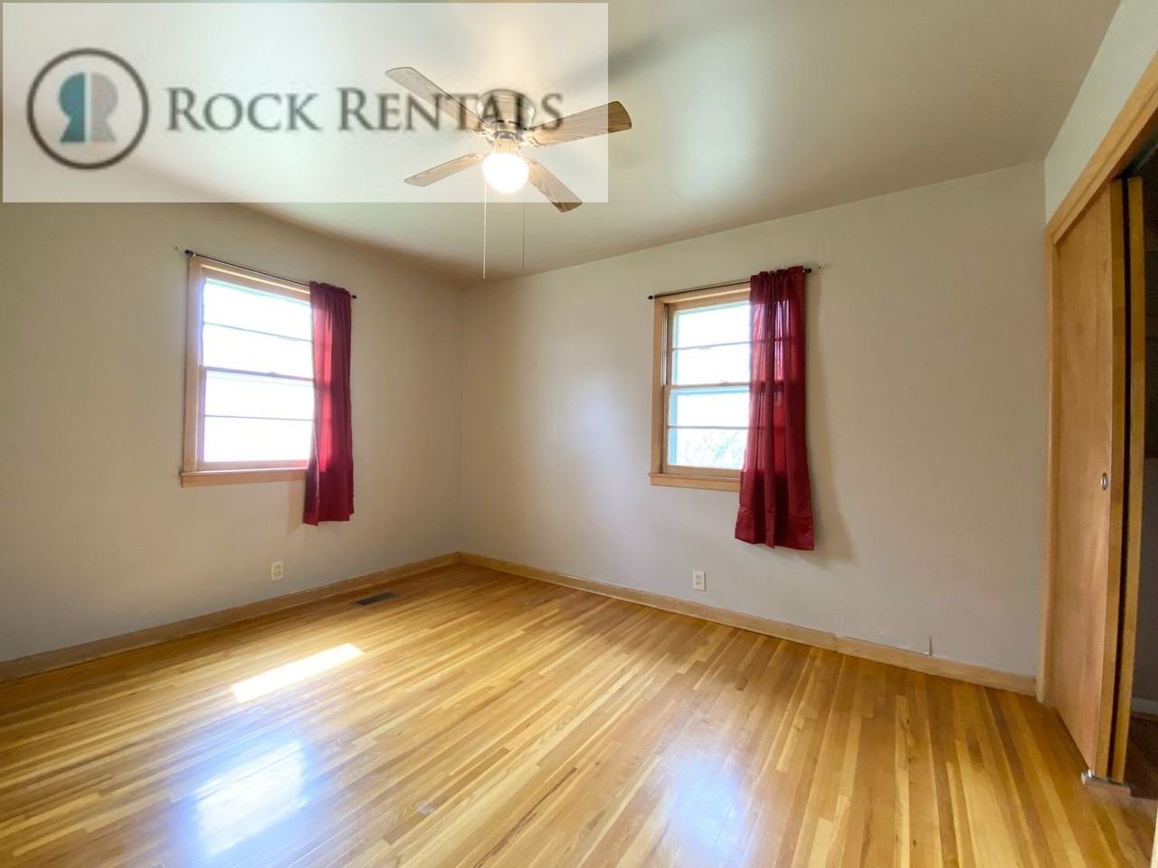 2206 Tyler St - Photo 7 of 14