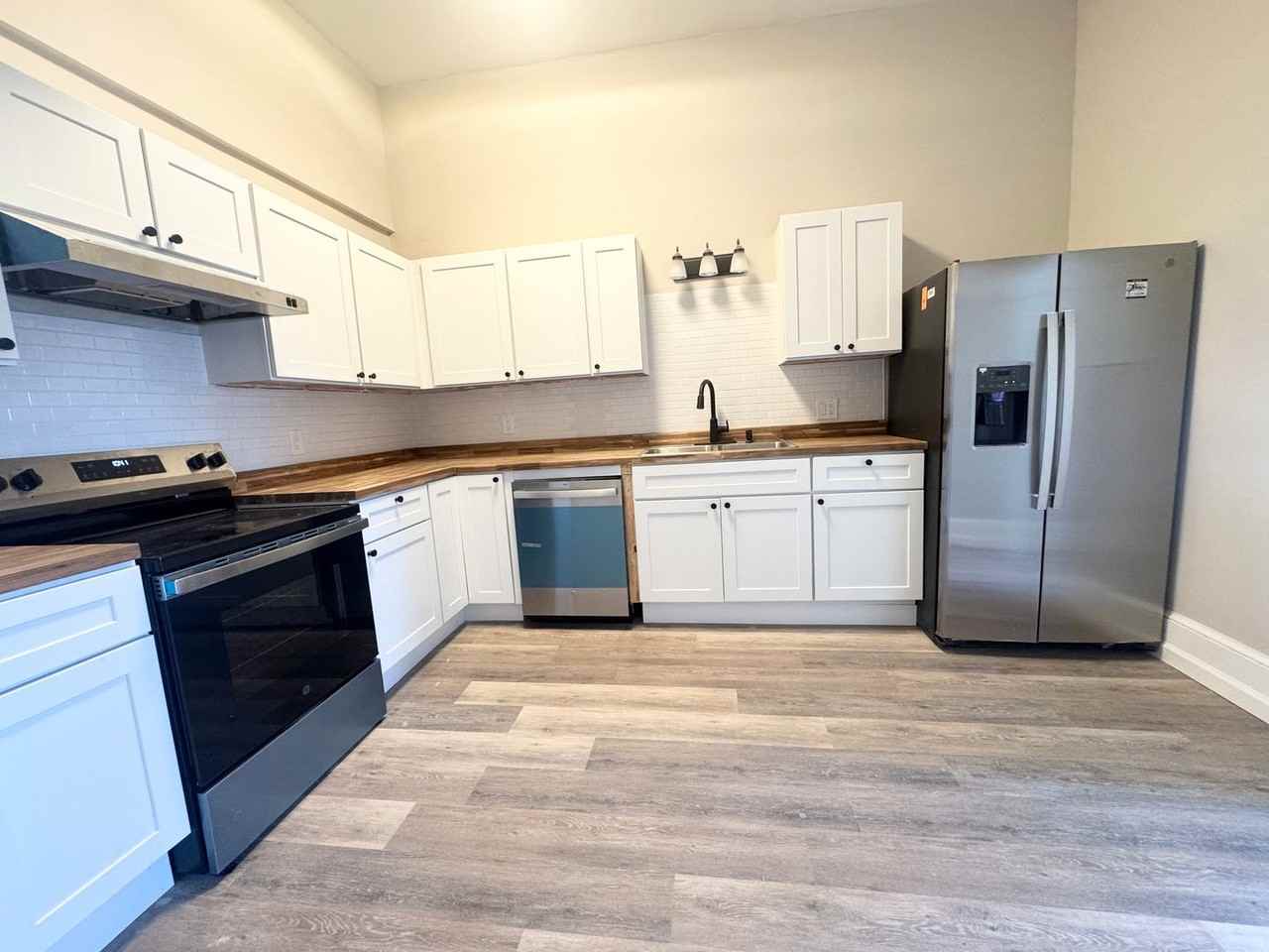 212 Martin Luther King Jr Dr - Photo 5 of 9