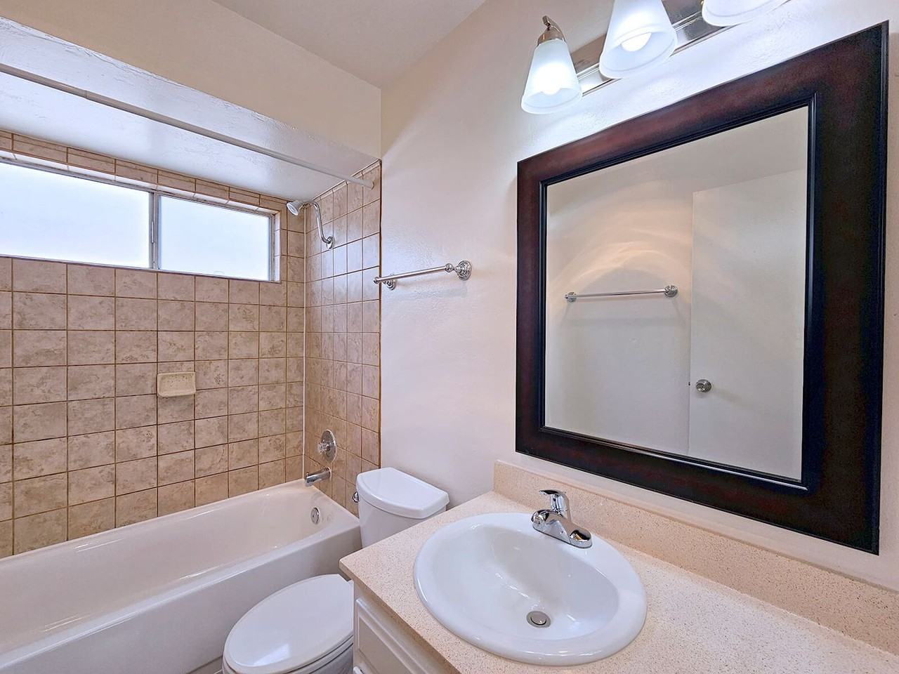 Arizona Towers Apartments - Photo 7 of 18