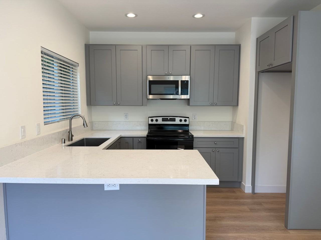 350 Pasadena Avenue - Photo 5 of 46