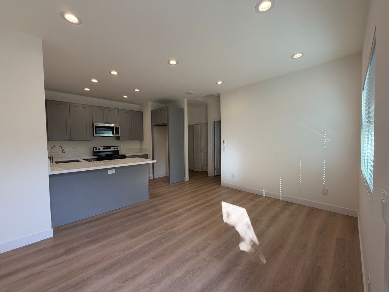 350 Pasadena Avenue - Photo 6 of 46