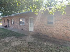 featured image of 705 W Black Oak St