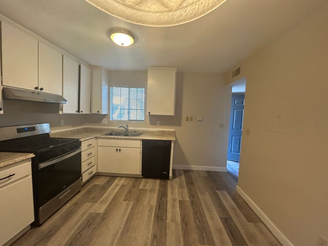 9163 Elk Grove Blvd - Photo 7 of 16