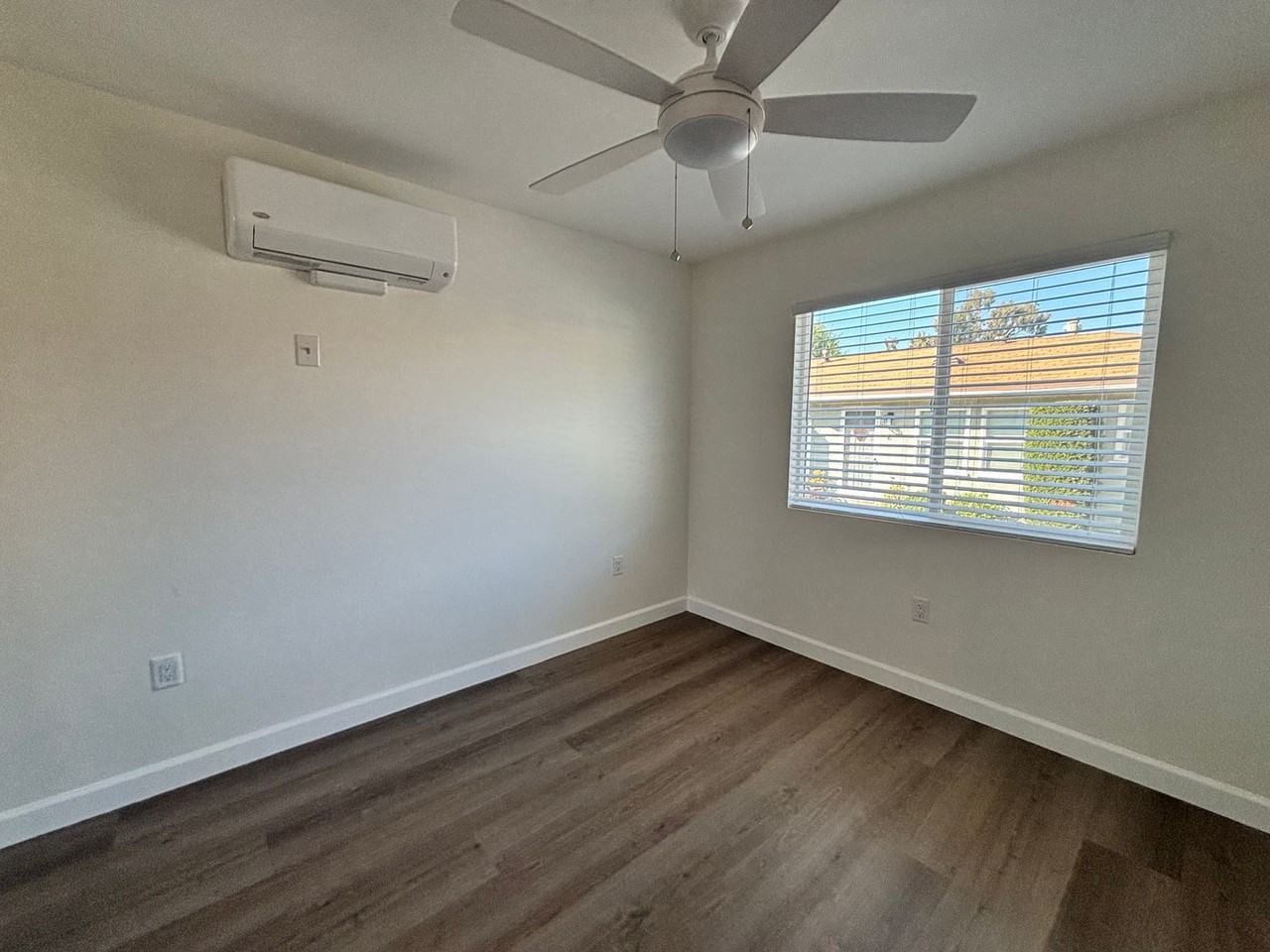 Route 66 - 520 - BLUE - Photo 3 of 11