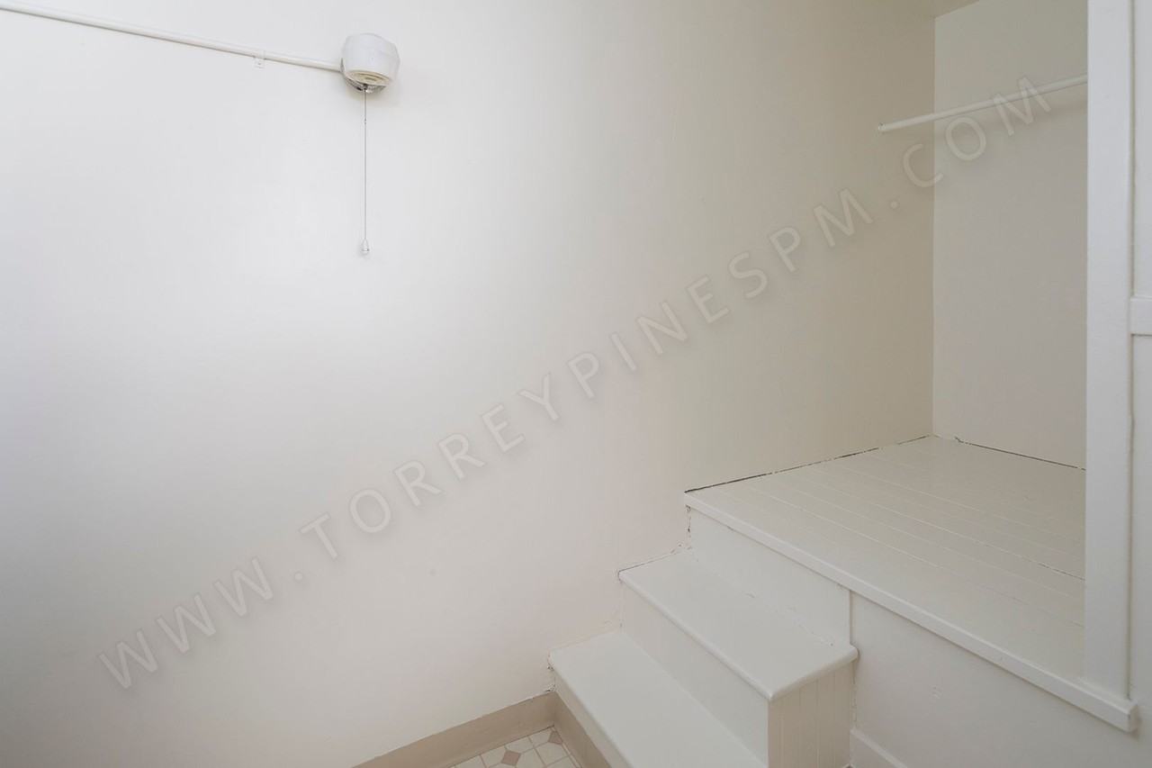 3970 Goldfinch St - Photo 6 of 7