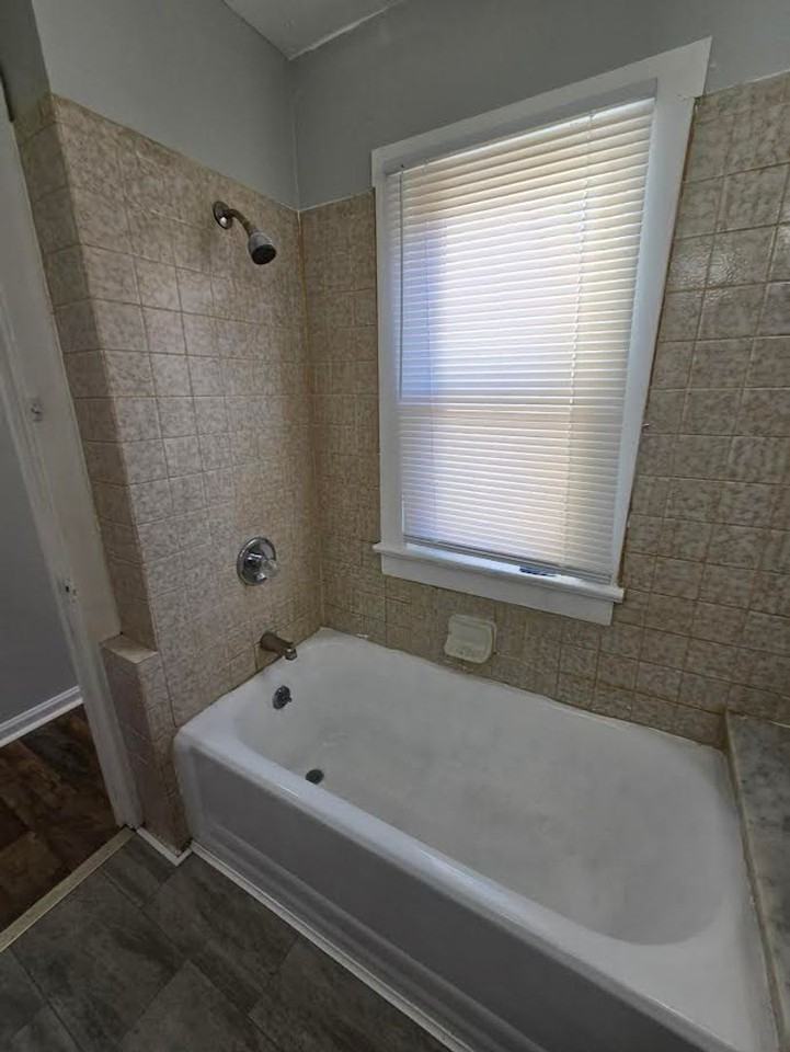 1813 N Routiers Ave - Photo 5 of 17