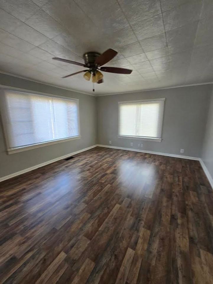 1813 N Routiers Ave - Photo 2 of 17