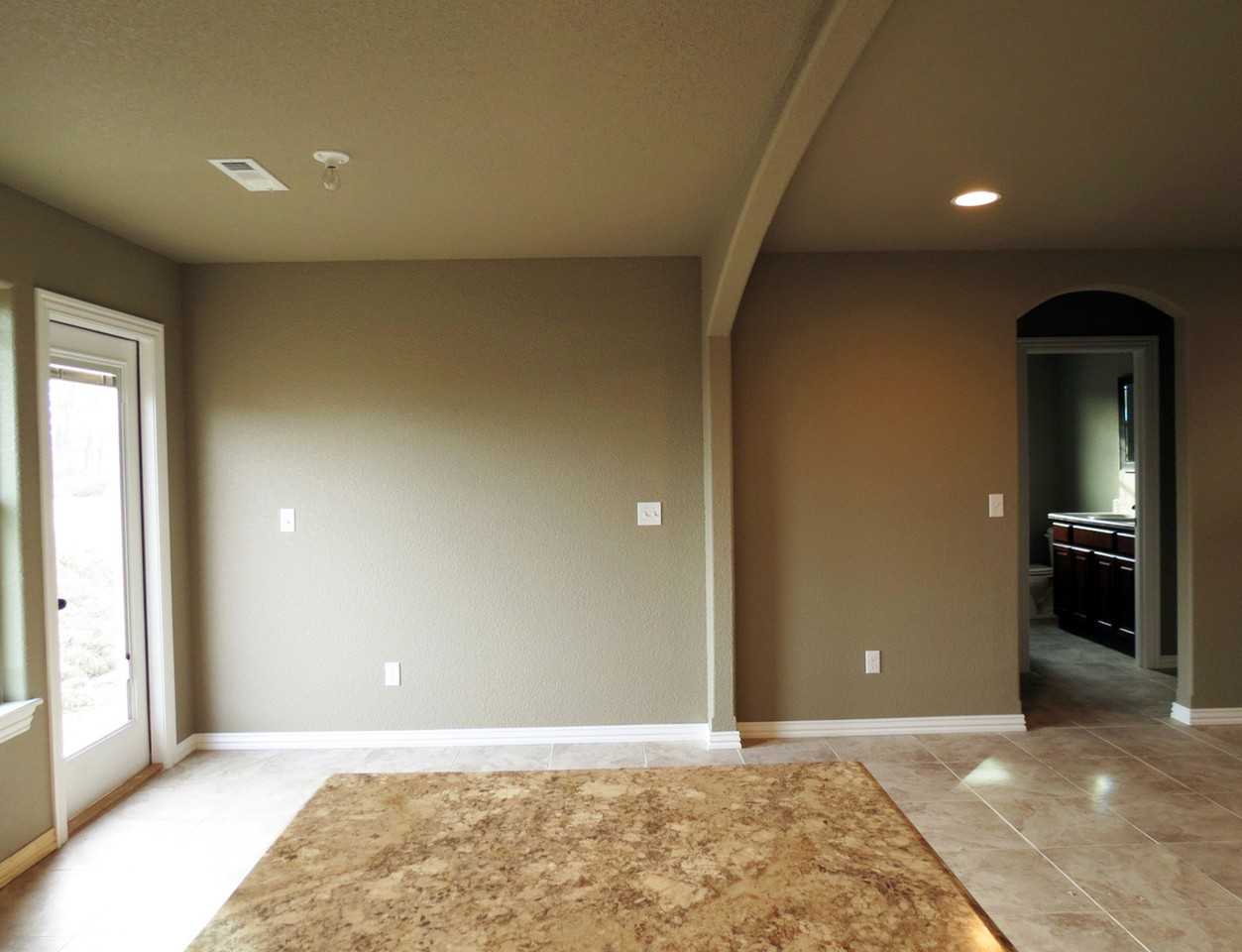 1601 Omaha Dr - Photo 4 of 11