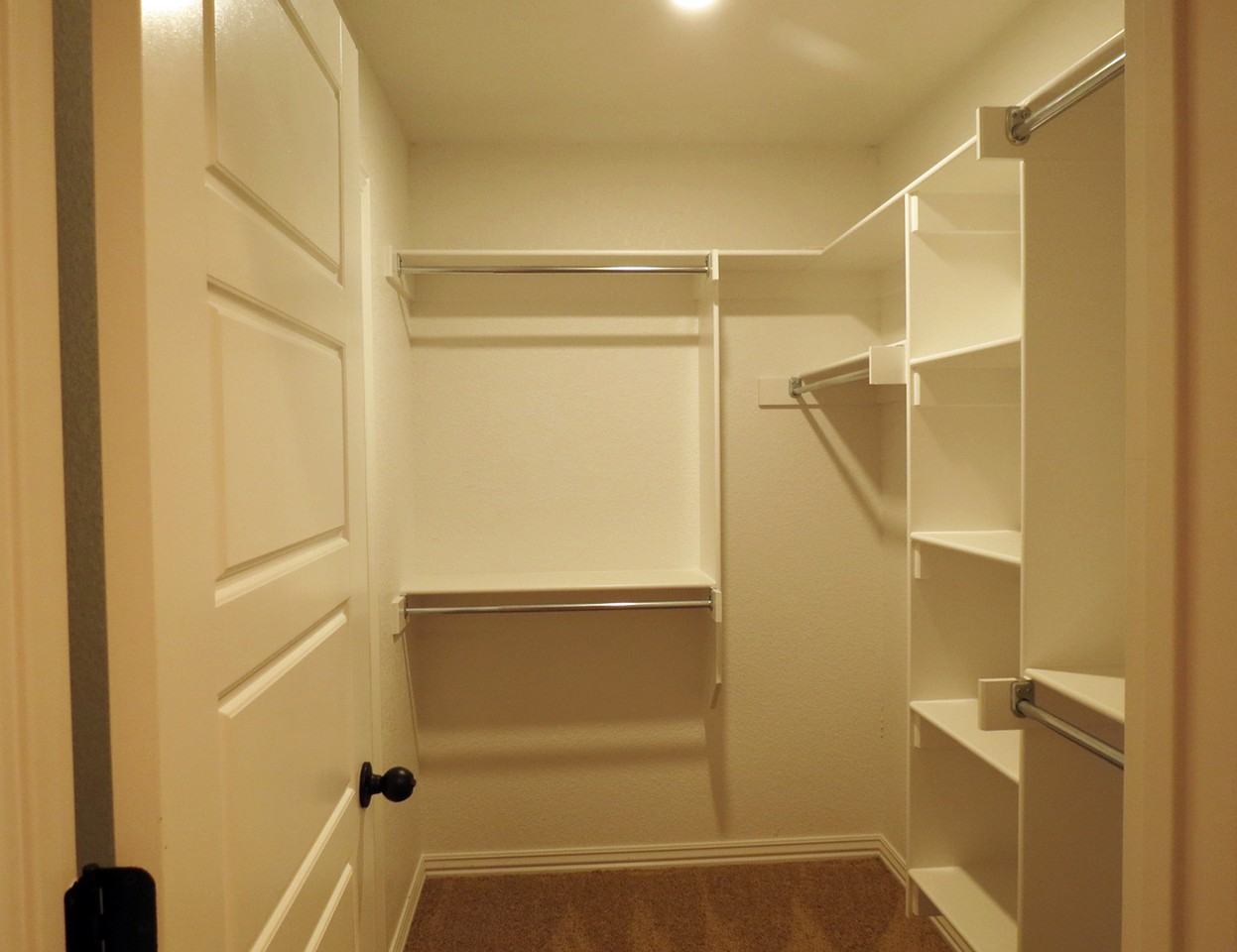 1601 Omaha Dr - Photo 7 of 11