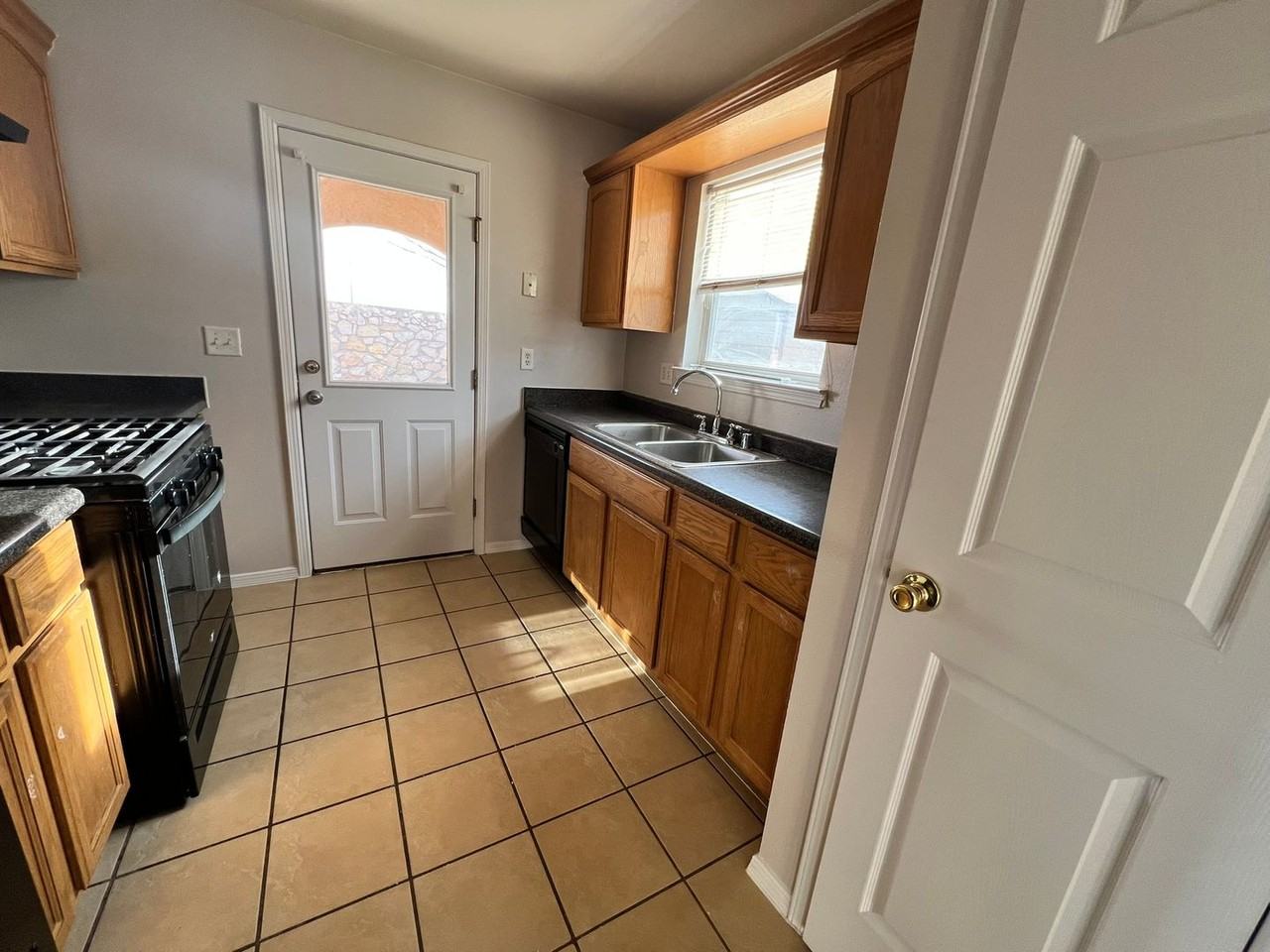 14120 Robert Ituarte Dr - Photo 5 of 17