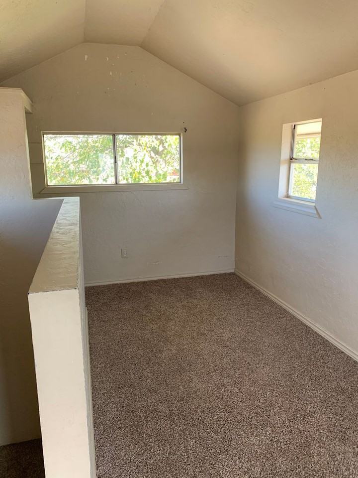 2912 Sw J Ave - Photo 4 of 5