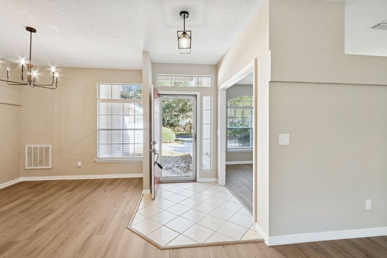 2819 Tidewater St - Photo 2 of 29