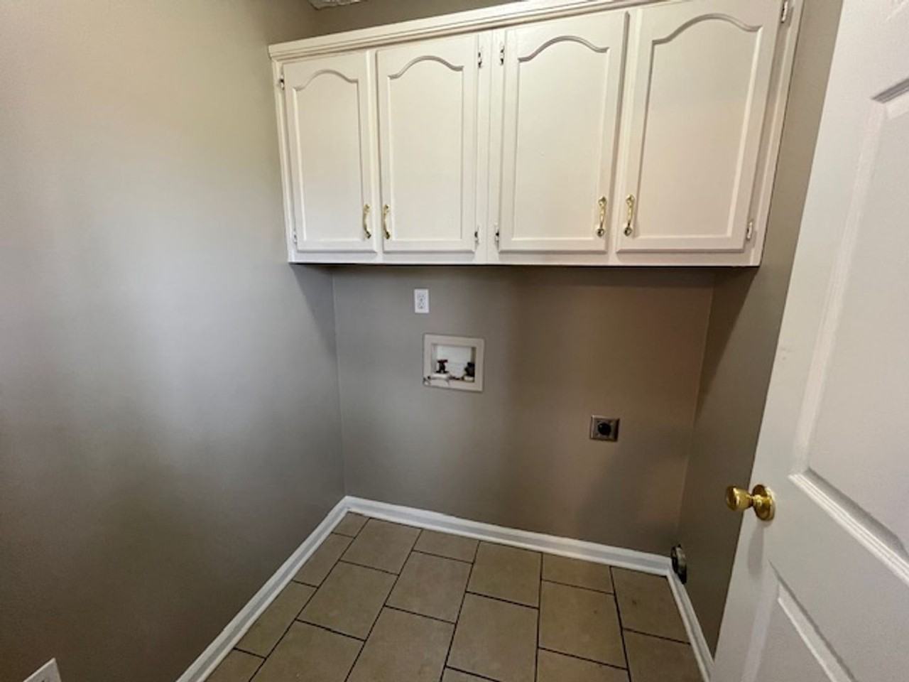 10551 Chateau Rd - Photo 4 of 11