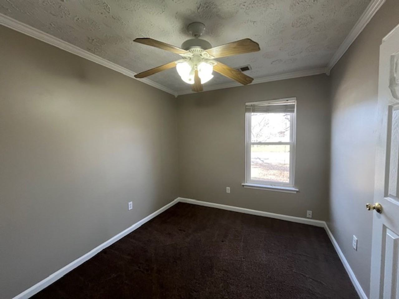 10551 Chateau Rd - Photo 6 of 11