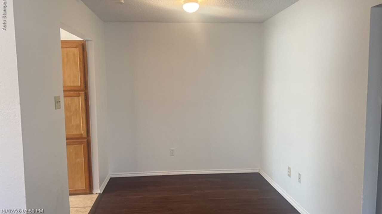 2037 Minnie Dr - Photo 3 of 23