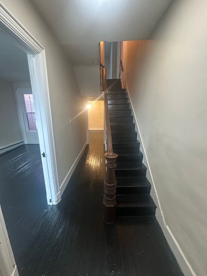 409 Walnut St - Photo 2 of 19