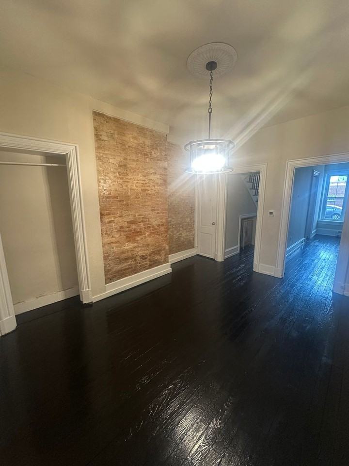 409 Walnut St - Photo 6 of 19