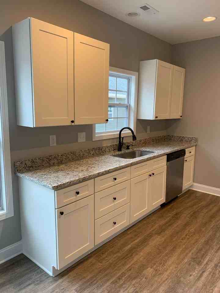 453 Cochran St - Photo 7 of 20