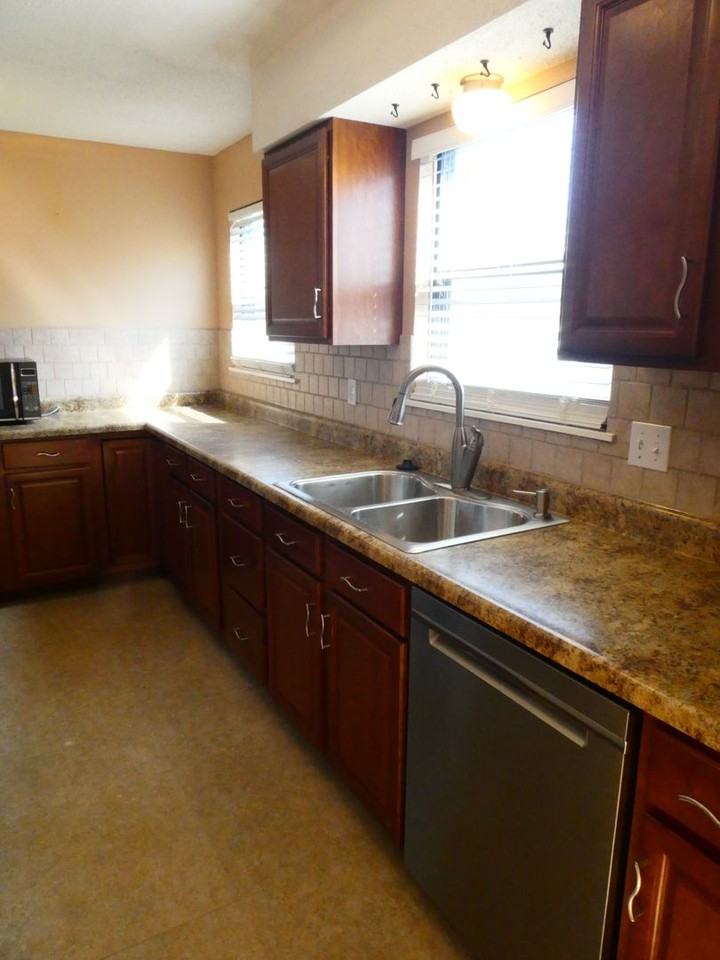 2801 W Broadway #Q4 - Photo 5 of 20