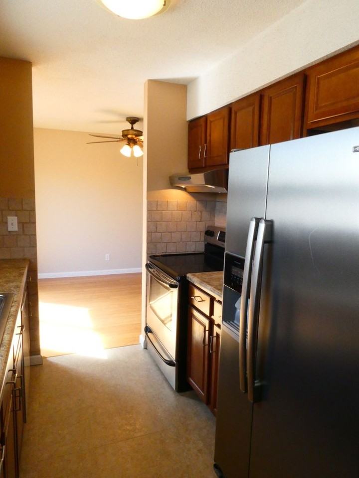 2801 W Broadway #Q4 - Photo 6 of 20