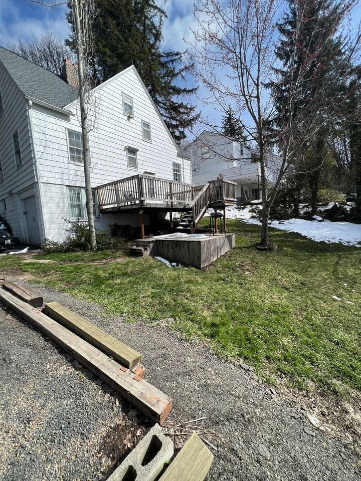 1065 Ne Indiana St - Photo 2 of 3