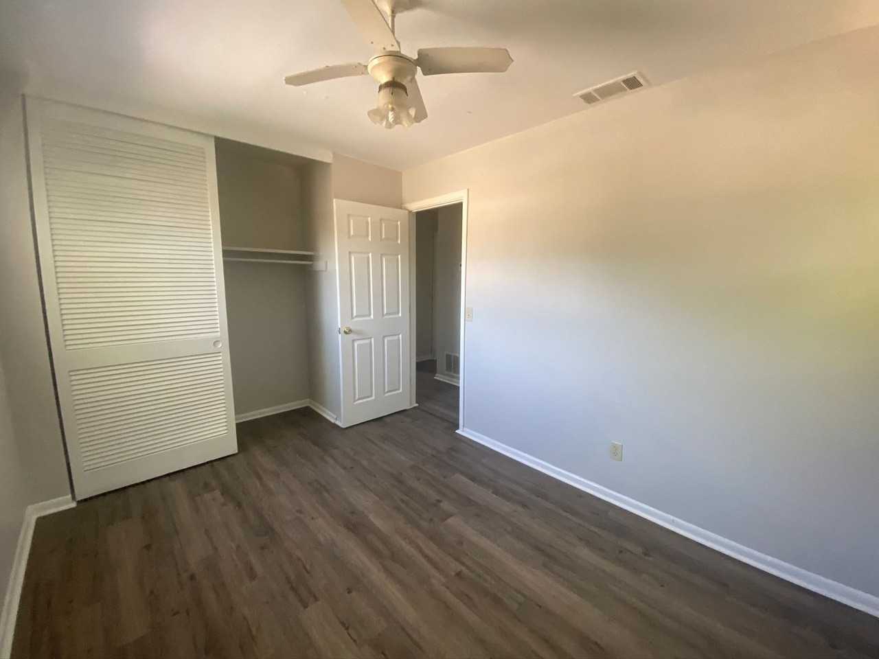 312 S Zetterower Ave - Photo 3 of 8