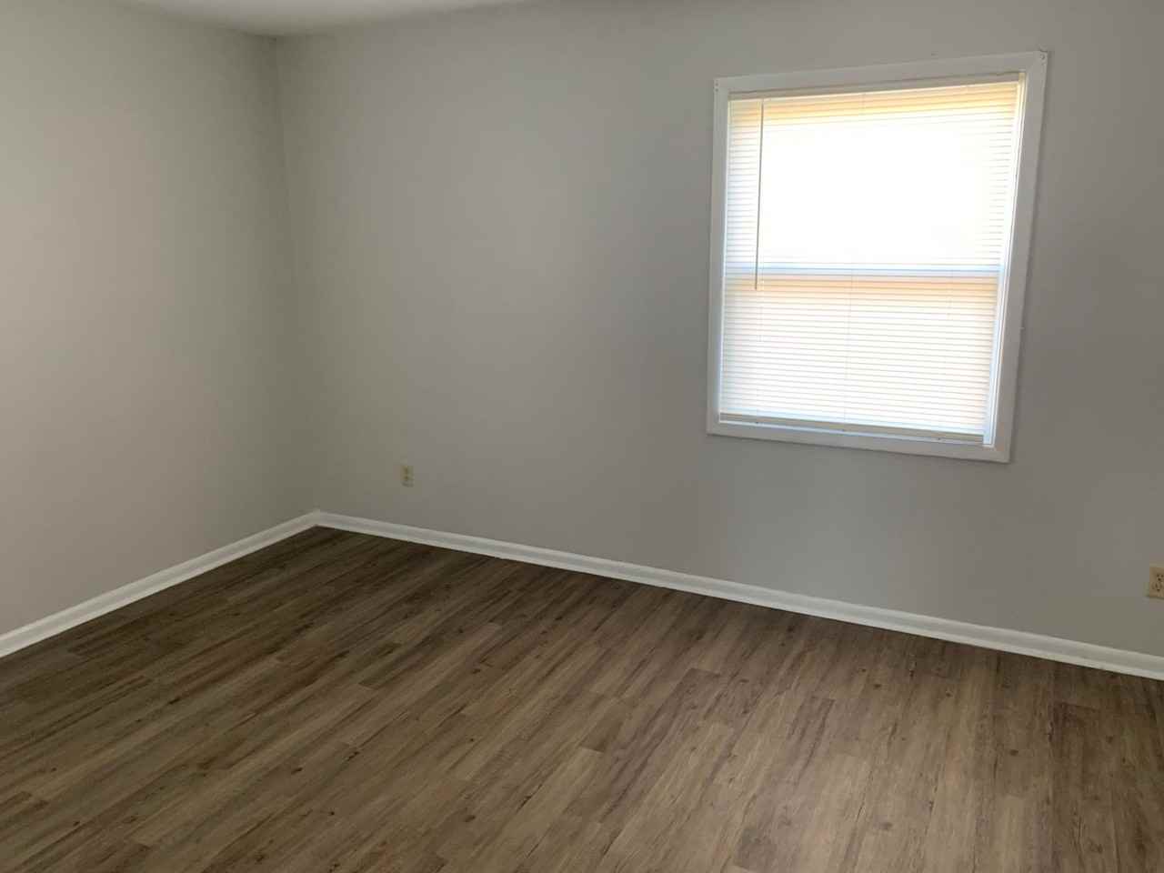 312 S Zetterower Ave - Photo 5 of 8