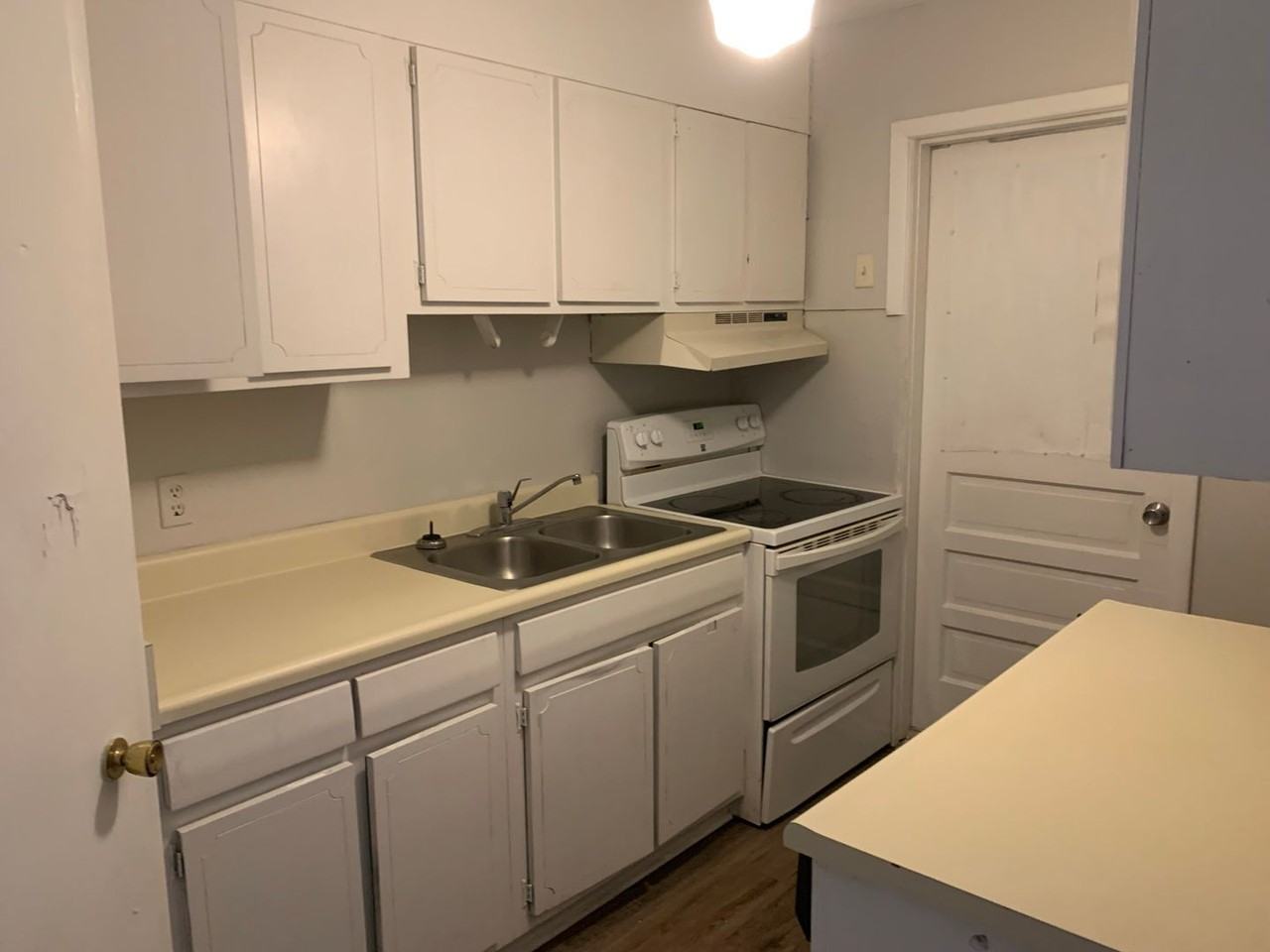 312 S Zetterower Ave - Photo 7 of 8