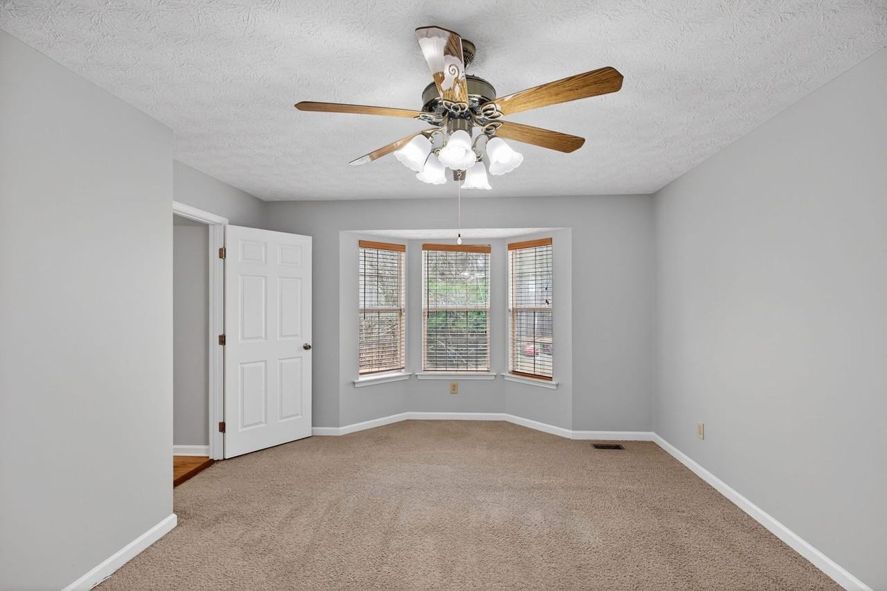 331 Thornbrooke Dr - Photo 6 of 22