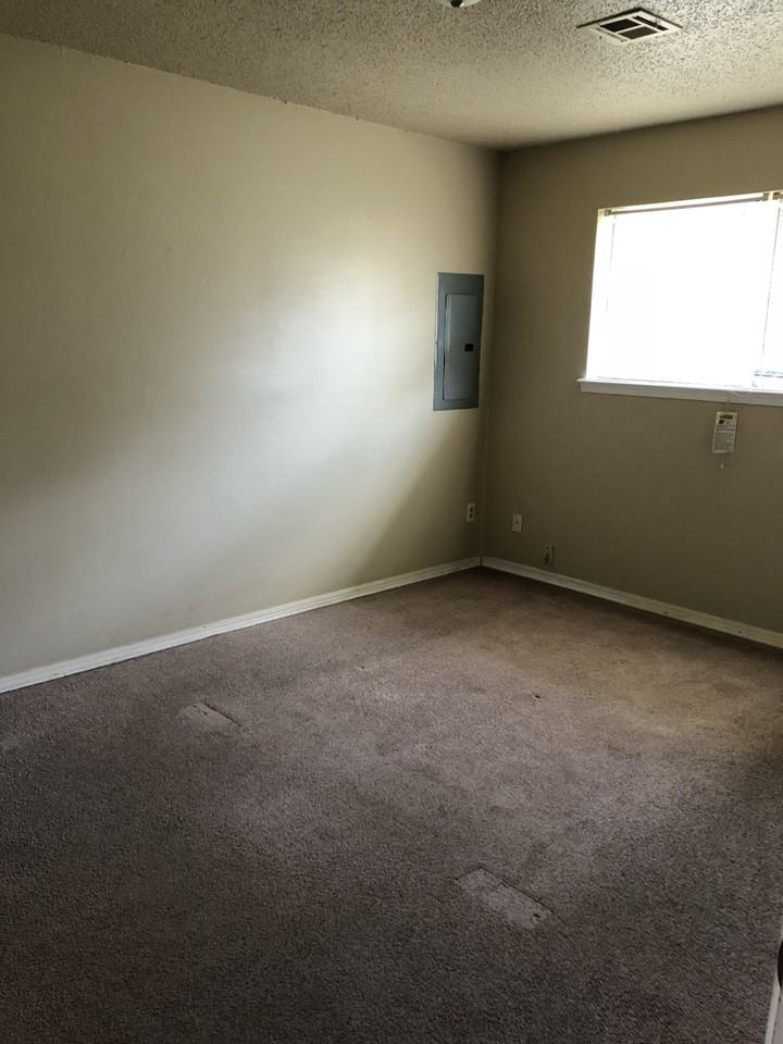 1006 Sw 97th St - Photo 7 of 9