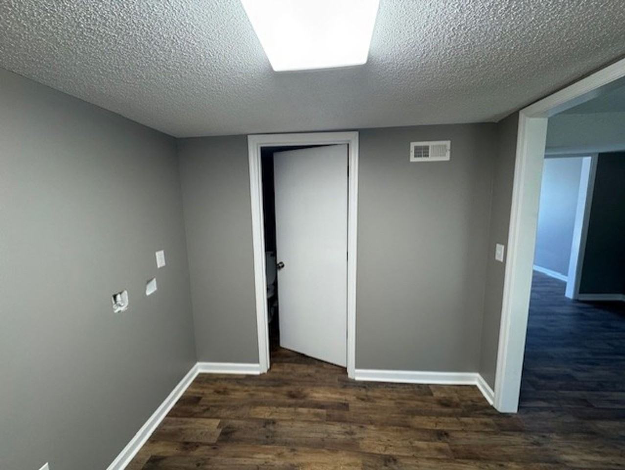 1904 Lyle Dr - Photo 7 of 14