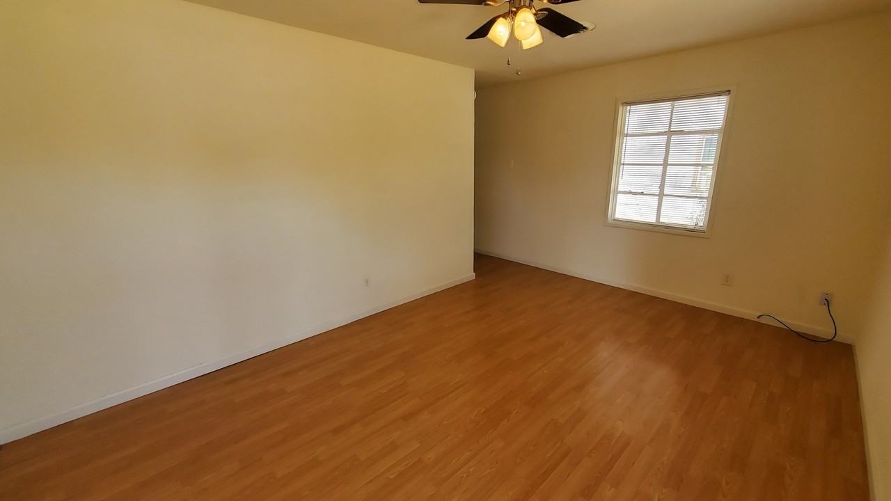 4510 S Bonham St - Photo 6 of 9