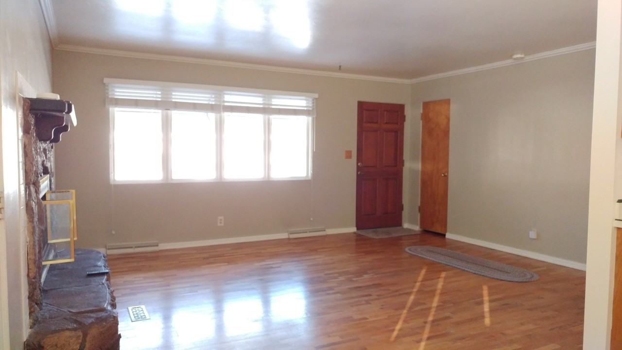 4202 Larkspur Dr - Photo 3 of 24