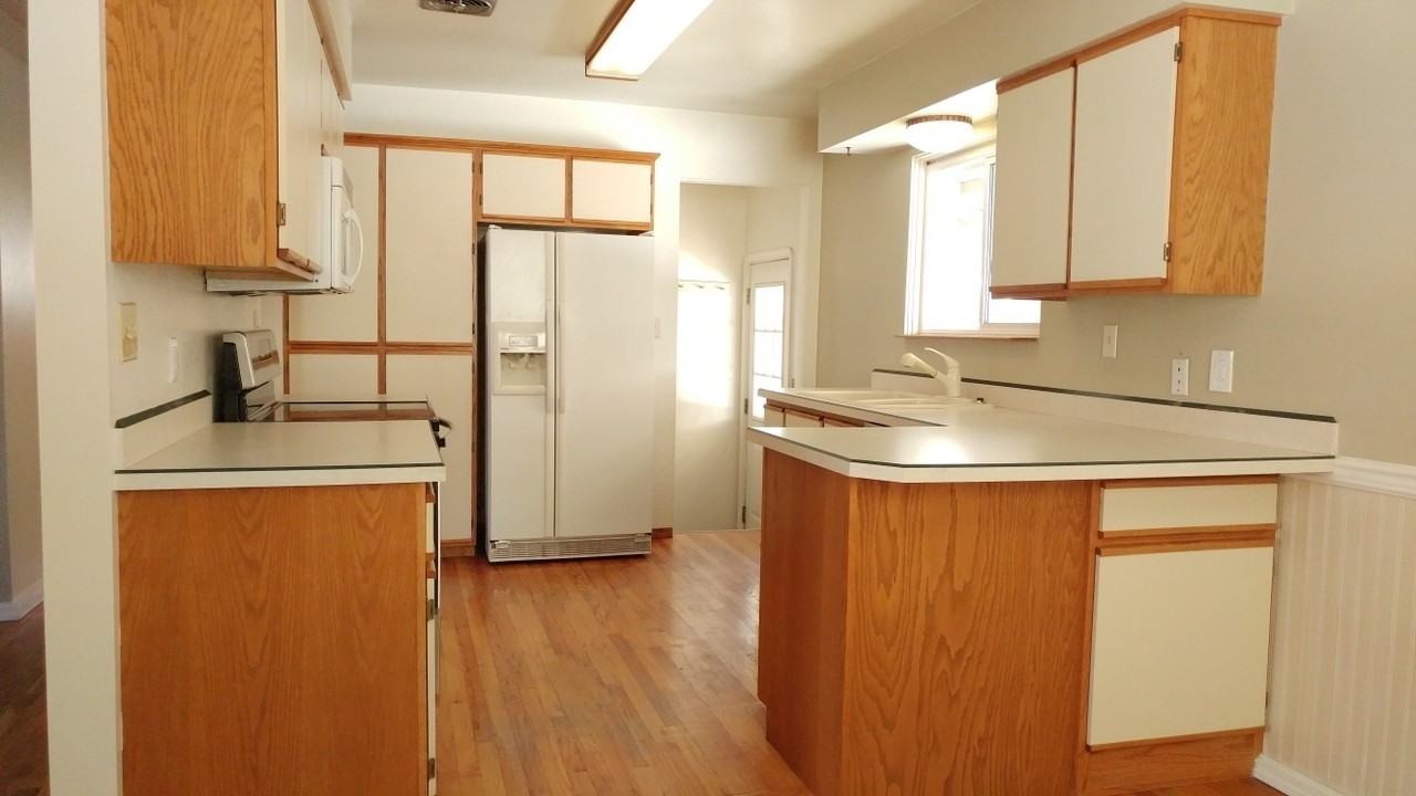 4202 Larkspur Dr - Photo 5 of 24