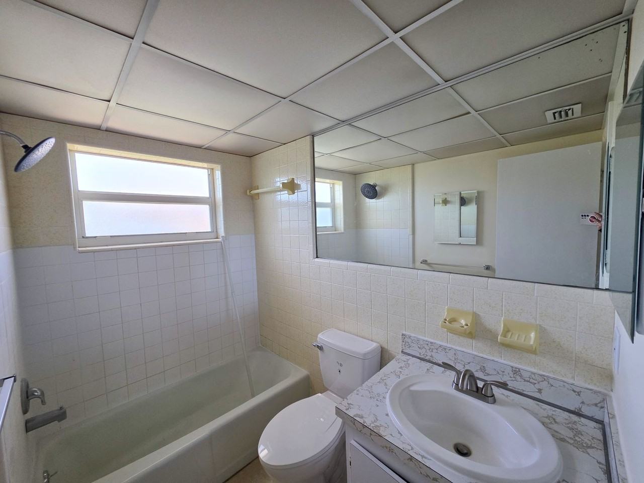 1655 Highland Ave - Photo 7 of 10