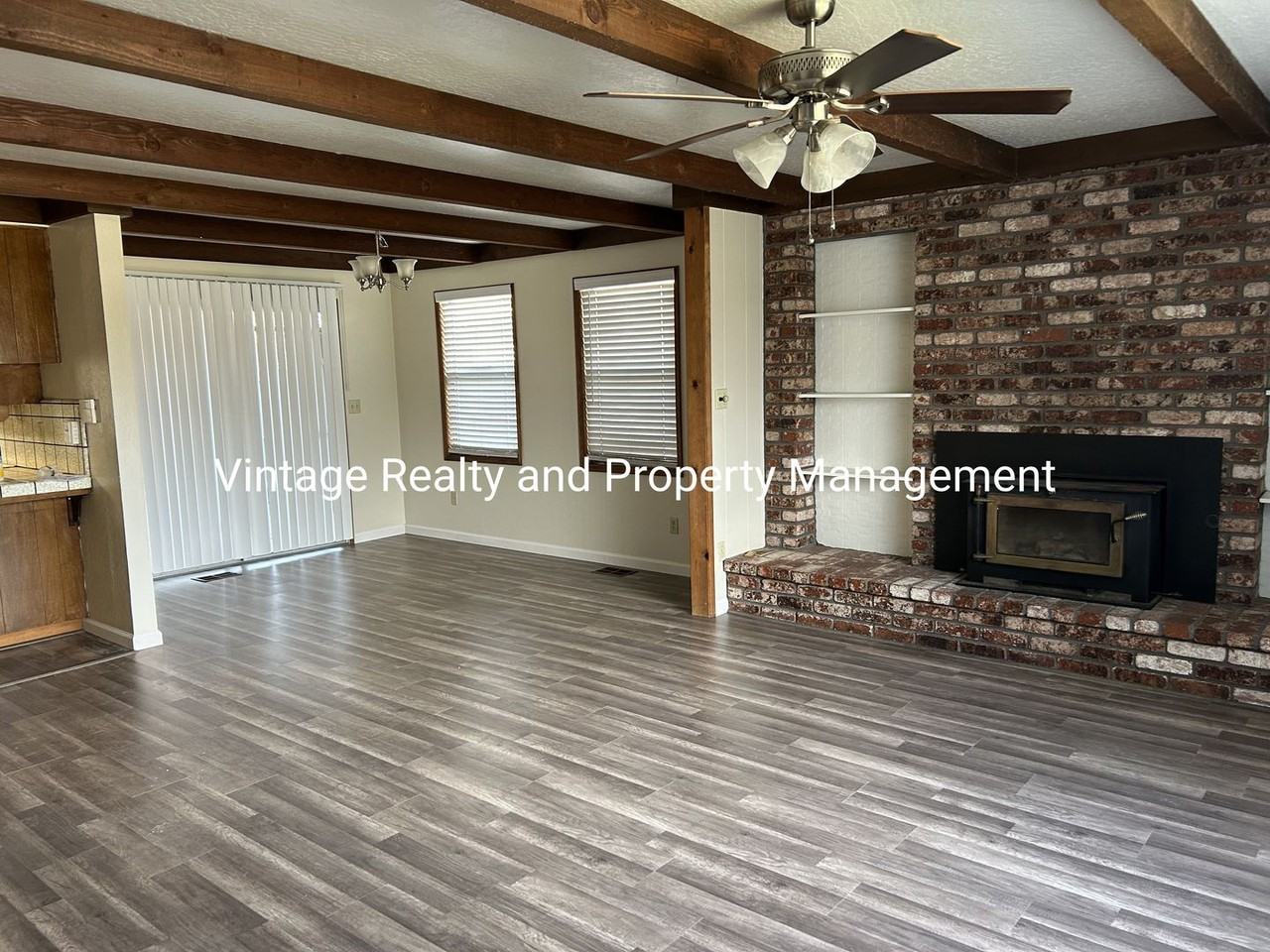 402 W Century Blvd - Photo 5 of 29